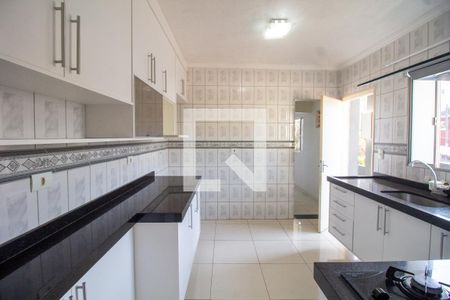 Casa para alugar com 60m², 2 quartos e 2 vagas Casa para alugar com 60m², 2 quartos e 2 vagasCozinha
