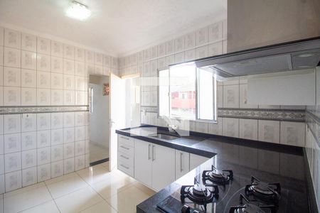 Casa para alugar com 60m², 2 quartos e 2 vagas Casa para alugar com 60m², 2 quartos e 2 vagasCozinha