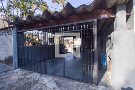 Casa para alugar com 60m², 2 quartos e 2 vagas Casa para alugar com 60m², 2 quartos e 2 vagasFachada