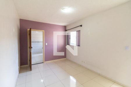 Casa para alugar com 60m², 2 quartos e 2 vagas Casa para alugar com 60m², 2 quartos e 2 vagasSuíte