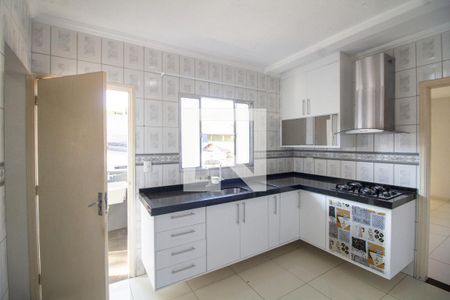 Casa para alugar com 60m², 2 quartos e 2 vagas Casa para alugar com 60m², 2 quartos e 2 vagasCozinha
