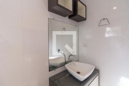 Casa para alugar com 60m², 2 quartos e 2 vagas Casa para alugar com 60m², 2 quartos e 2 vagasSuíte