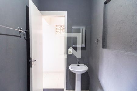 Banheiro de casa para alugar com 2 quartos, 60m² em Jardim das Flores, Osasco