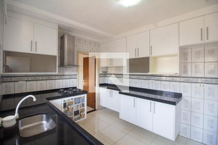 Casa para alugar com 60m², 2 quartos e 2 vagas Casa para alugar com 60m², 2 quartos e 2 vagasCozinha