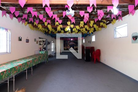 Casa à venda com 500m², 3 quartos e 2 vagas Casa à venda com 500m², 3 quartos e 2 vagasSalão de festas