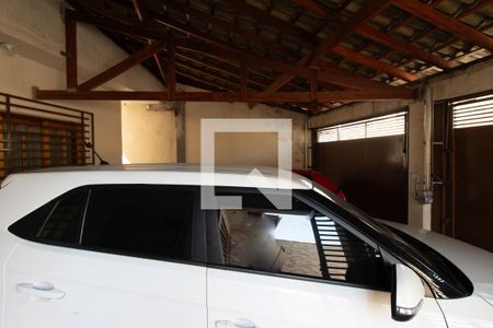 Casa à venda com 500m², 3 quartos e 2 vagas Casa à venda com 500m², 3 quartos e 2 vagasGaragem