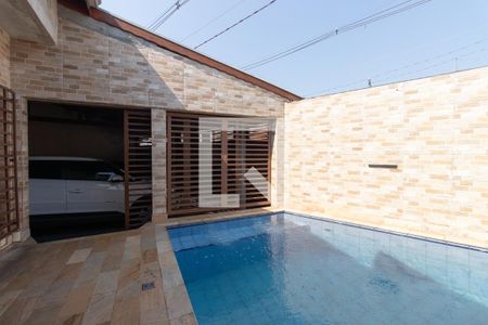 Casa à venda com 500m², 3 quartos e 2 vagas Casa à venda com 500m², 3 quartos e 2 vagasPiscina