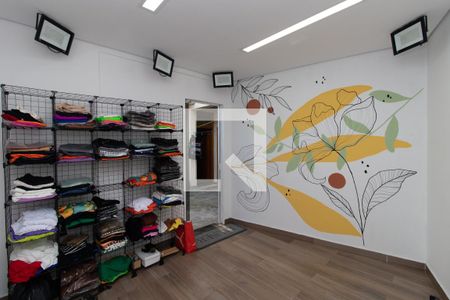 Casa à venda com 500m², 3 quartos e 2 vagas Casa à venda com 500m², 3 quartos e 2 vagasEscritório