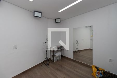 Casa à venda com 500m², 3 quartos e 2 vagas Casa à venda com 500m², 3 quartos e 2 vagasEscritório