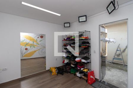 Casa à venda com 500m², 3 quartos e 2 vagas Casa à venda com 500m², 3 quartos e 2 vagasEscritório