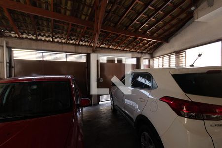 Casa à venda com 500m², 3 quartos e 2 vagas Casa à venda com 500m², 3 quartos e 2 vagasGaragem
