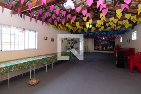 Casa à venda com 500m², 3 quartos e 2 vagas Casa à venda com 500m², 3 quartos e 2 vagasSalão de festas