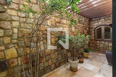 Jardim de inverno de casa à venda com 4 quartos, 241m² em Ouro Preto, Belo Horizonte