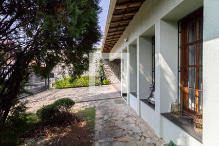 Casa à venda com 241m², 4 quartos e 5 vagasEntrada