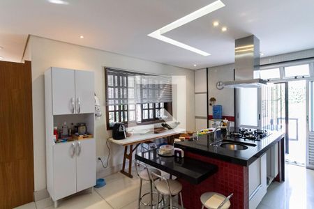 Casa à venda com 241m², 4 quartos e 5 vagasCozinha