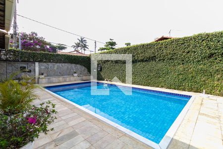 Casa à venda com 241m², 4 quartos e 5 vagasQuintal - Piscina