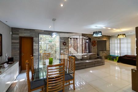 Sala de casa à venda com 4 quartos, 241m² em Ouro Preto, Belo Horizonte