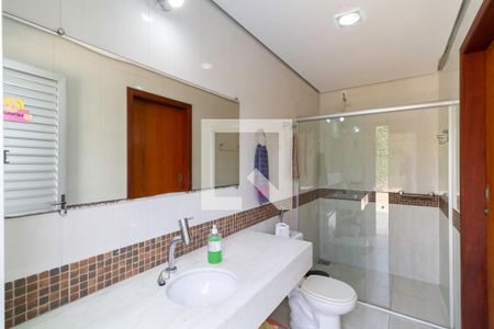 Casa à venda com 241m², 4 quartos e 5 vagasBanheiro área externa