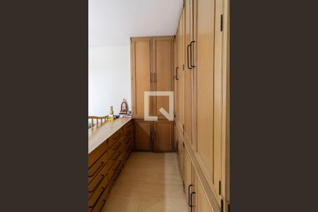 Casa à venda com 241m², 4 quartos e 5 vagasQuarto 1