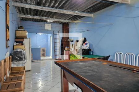 Casa à venda com 168m², 3 quartos e 1 vaga Casa à venda com 168m², 3 quartos e 1 vagaVaranda