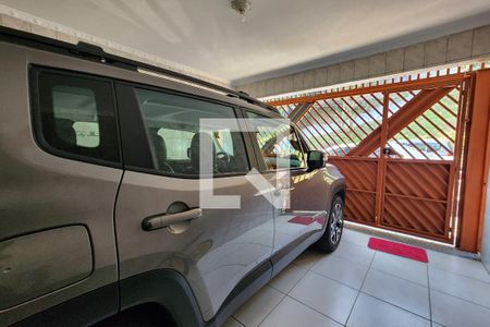 Casa à venda com 168m², 3 quartos e 1 vaga Casa à venda com 168m², 3 quartos e 1 vagaGaragem