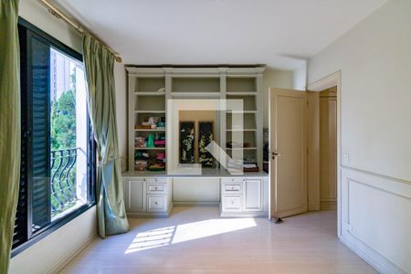 Apartamento à venda com 359m², 4 quartos e 5 vagasQuarto 2