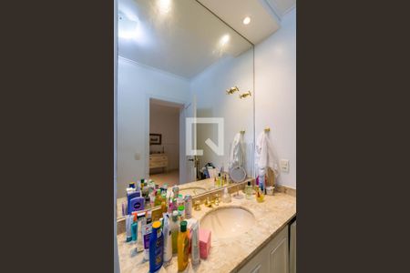 Apartamento à venda com 359m², 4 quartos e 5 vagasBanheiro Quarto 3