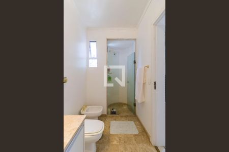 Apartamento à venda com 359m², 4 quartos e 5 vagasBanheiro Quarto 4