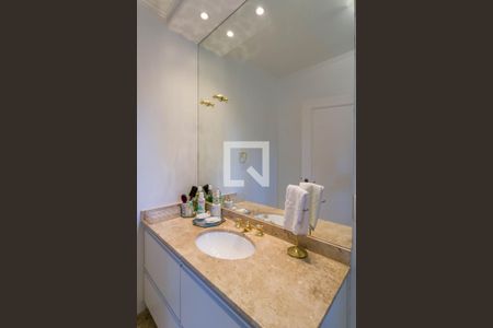 Apartamento à venda com 359m², 4 quartos e 5 vagasBanheiro Quarto 4