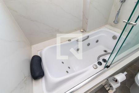 Apartamento à venda com 96m², 3 quartos e 2 vagasBanheiro da Suíte