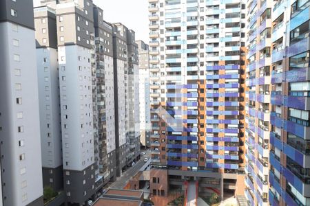 Vista Sacada do Quarto 2 de apartamento para alugar com 2 quartos, 69m² em Vila Augusta, Guarulhos