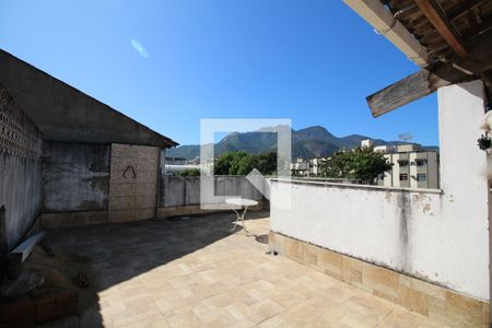 Casa de condomínio à venda com 350m², 3 quartos e sem vagaTerraço