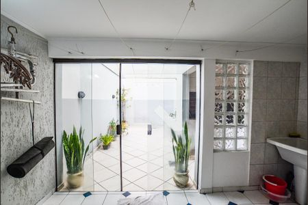 Casa à venda com 214m², 2 quartos e 1 vagaÁrea de Serviço