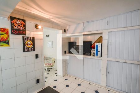 Casa à venda com 214m², 2 quartos e 1 vagaQuarto de Serviço