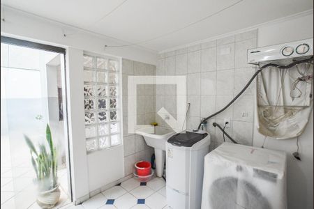 Casa à venda com 214m², 2 quartos e 1 vagaÁrea de Serviço