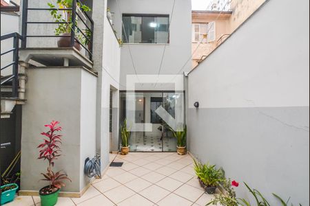 Casa à venda com 214m², 2 quartos e 1 vagaQuintal