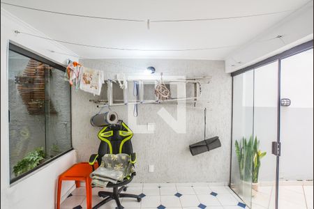 Casa à venda com 214m², 2 quartos e 1 vagaÁrea de Serviço