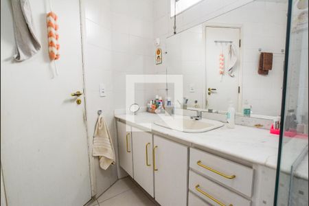 Casa à venda com 214m², 2 quartos e 1 vagaBanheiro da Suíte 1