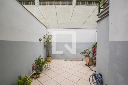Casa à venda com 214m², 2 quartos e 1 vagaQuintal