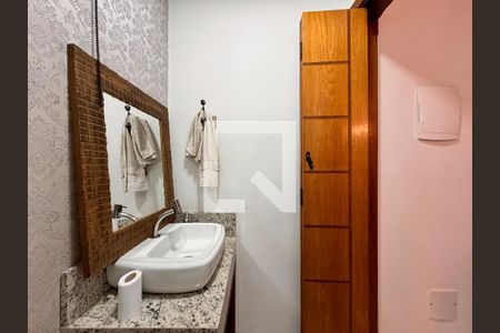 Casa à venda com 212m², 3 quartos e 5 vagas Casa à venda com 212m², 3 quartos e 5 vagasLavabo