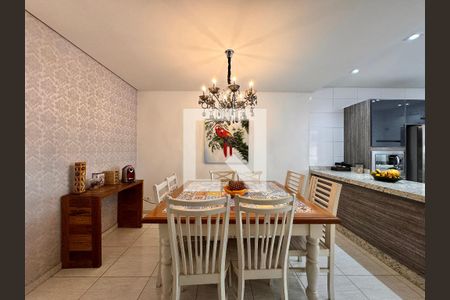 Casa à venda com 212m², 3 quartos e 5 vagas Casa à venda com 212m², 3 quartos e 5 vagasCozinha