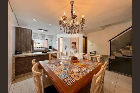 Casa à venda com 212m², 3 quartos e 5 vagas Casa à venda com 212m², 3 quartos e 5 vagasCozinha