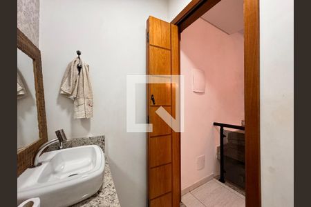 Casa à venda com 212m², 3 quartos e 5 vagas Casa à venda com 212m², 3 quartos e 5 vagasLavabo