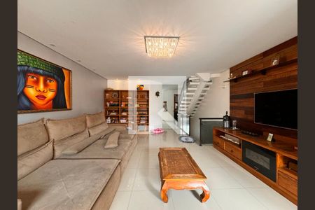 Sala de casa para alugar com 3 quartos, 212m² em Parque das Nações, Santo André