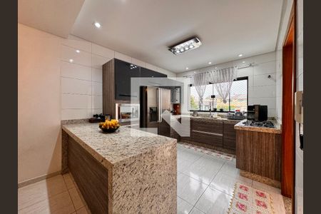 Casa à venda com 212m², 3 quartos e 5 vagas Casa à venda com 212m², 3 quartos e 5 vagasCozinha