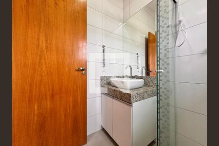 Casa à venda com 212m², 3 quartos e 5 vagas Casa à venda com 212m², 3 quartos e 5 vagasBanheiro da Suíte 2