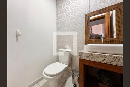 Casa à venda com 212m², 3 quartos e 5 vagas Casa à venda com 212m², 3 quartos e 5 vagasLavabo