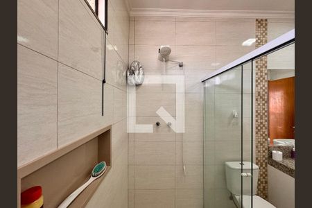 Casa à venda com 212m², 3 quartos e 5 vagas Casa à venda com 212m², 3 quartos e 5 vagasBanheiro da Suíte 3