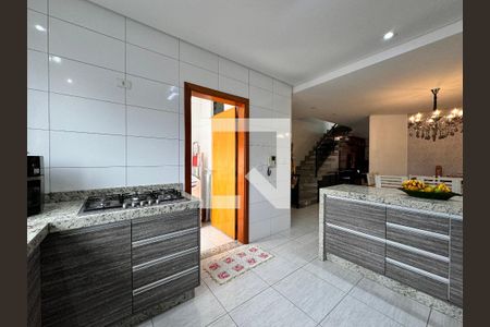 Casa à venda com 212m², 3 quartos e 5 vagas Casa à venda com 212m², 3 quartos e 5 vagasCozinha