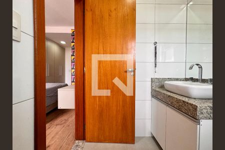 Casa à venda com 212m², 3 quartos e 5 vagas Casa à venda com 212m², 3 quartos e 5 vagasBanheiro da Suíte 2